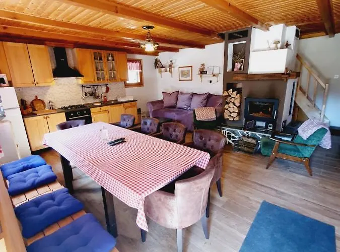 Sumska Kuca 木屋 布里比尔